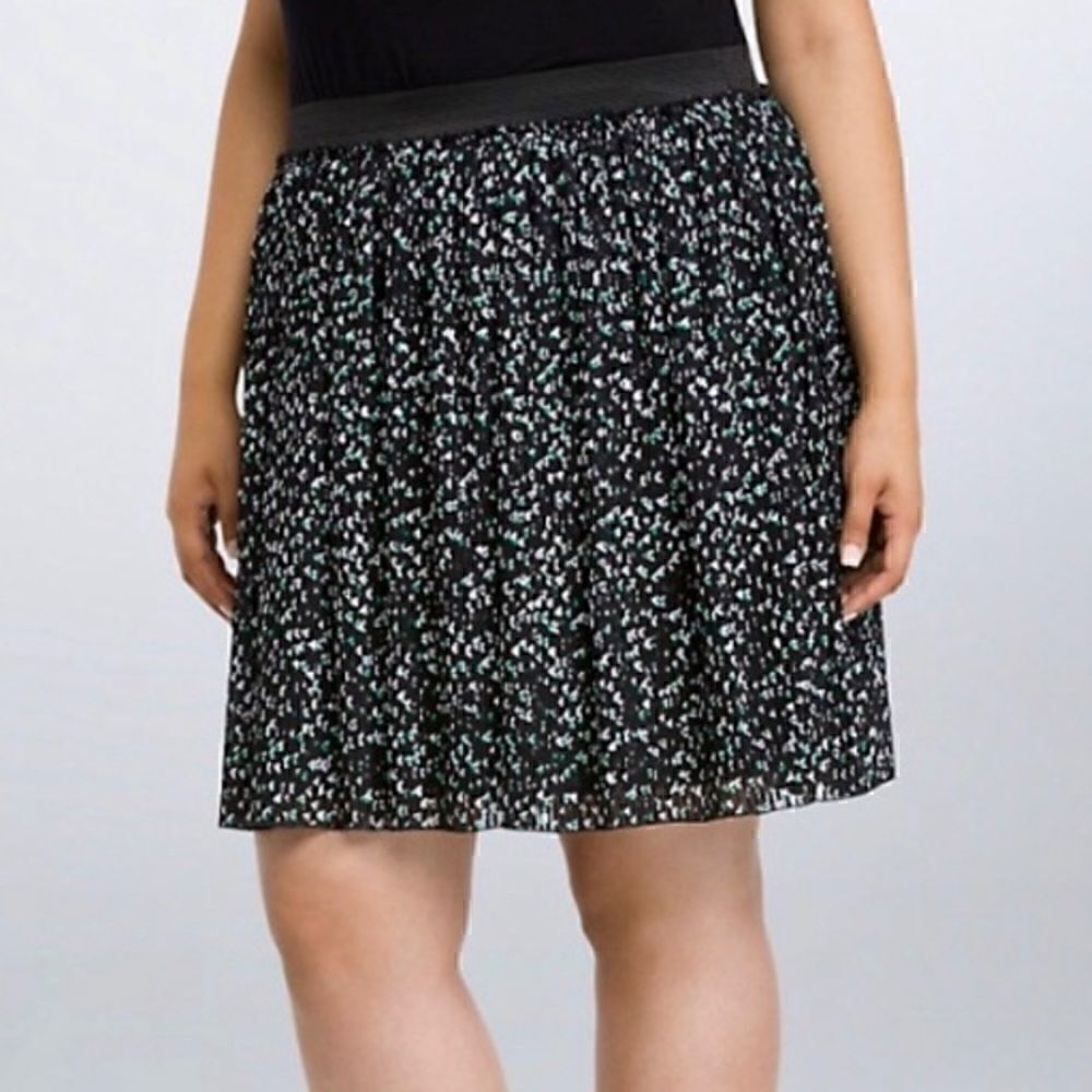 Torrid pleated circle skirt size 1